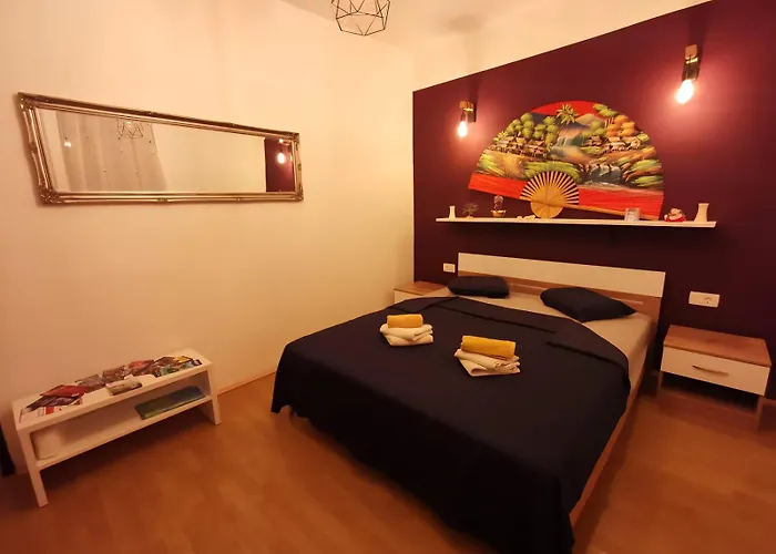 A Step Away From The Sea * Póla