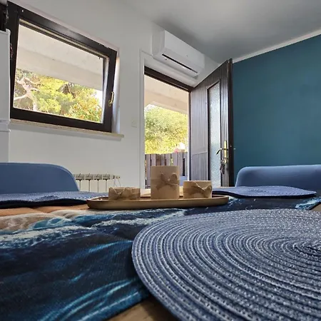 Apartment A Step Away From The Sea Pula